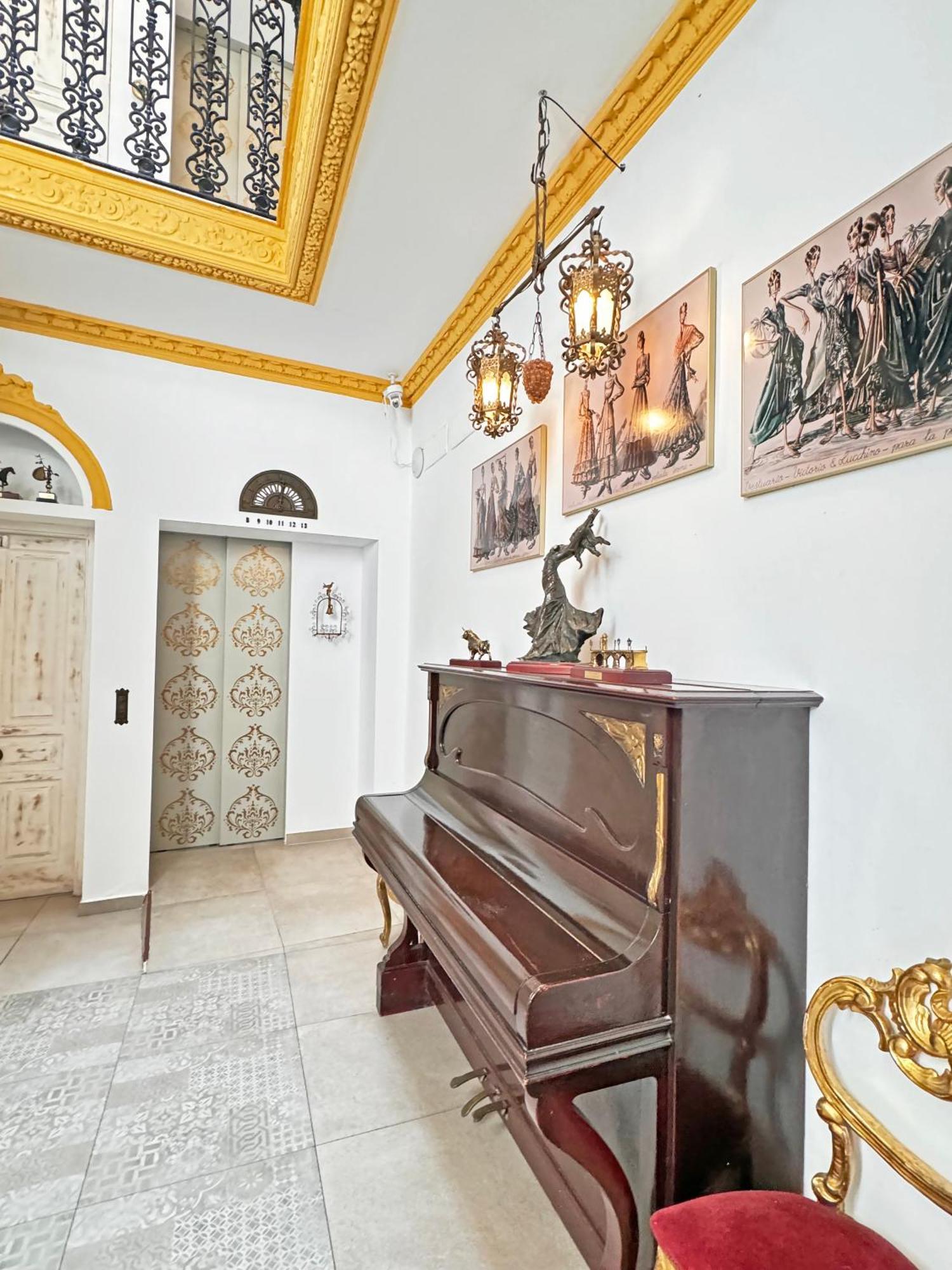 Palace House Hercules - Apartments إشبيلية المظهر الخارجي الصورة