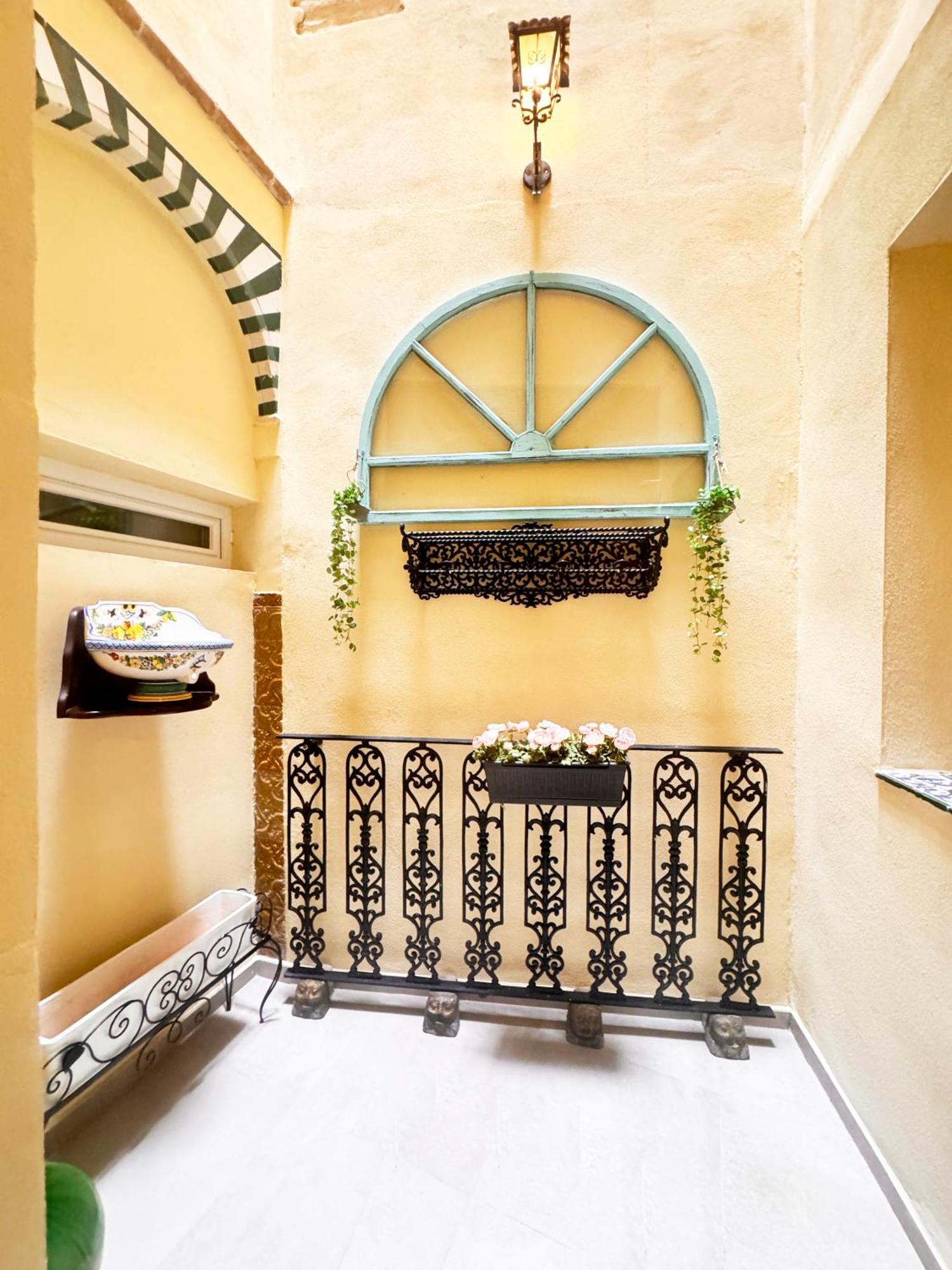 Palace House Hercules - Apartments إشبيلية المظهر الخارجي الصورة